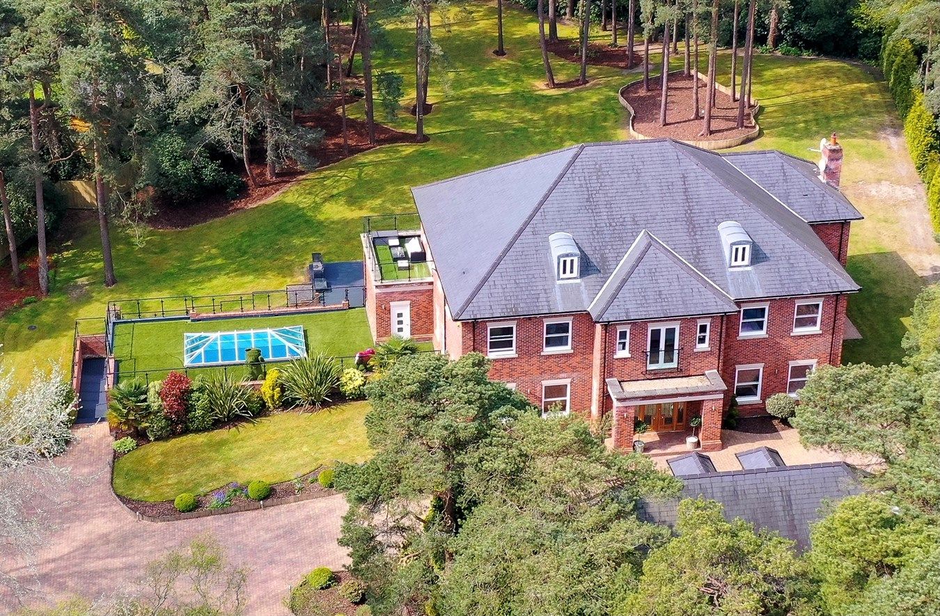 6 bed detached house for sale in Avon Castle Drive, Ringwood BH24 Zoopla