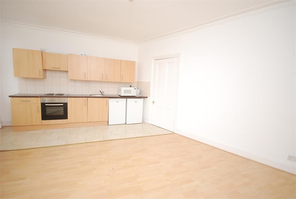 3 bed to rent in York Street, Twickenham TW1 Zoopla