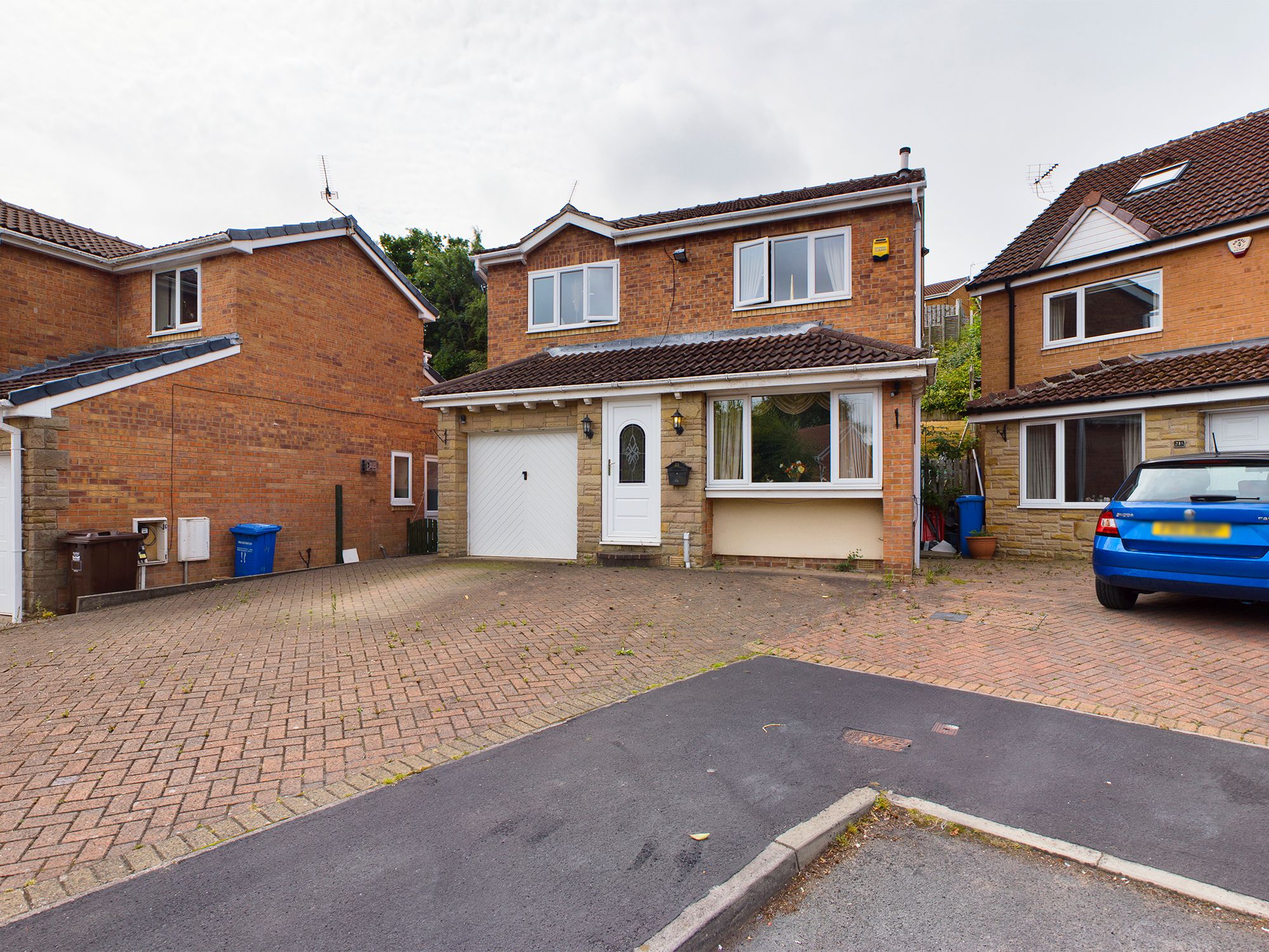 4 bed detached house for sale in Merbeck Drive, High Green, Sheffield