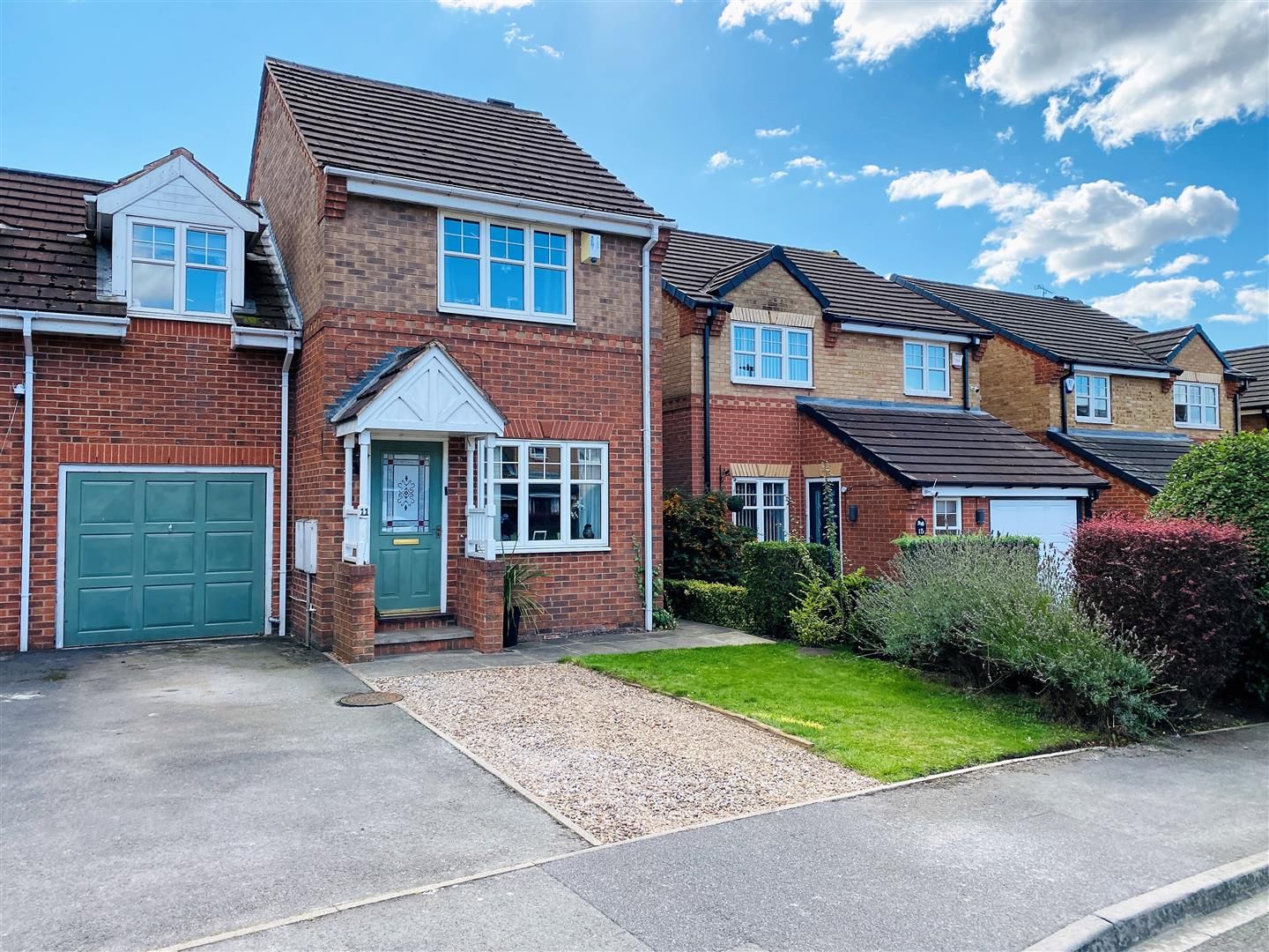 3 bed linkdetached house for sale in Hall Park, Barlby, Selby YO8 Zoopla