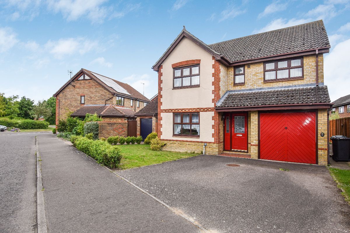 4 bed detached house for sale in Huntsmill, Fulbourn, Cambridge CB21