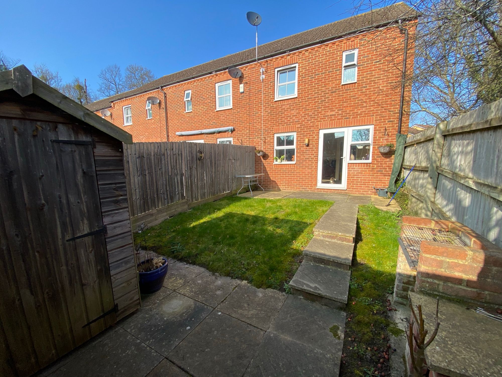 2 bed end terrace house for sale in Tyler Walk, Langley, Slough SL3