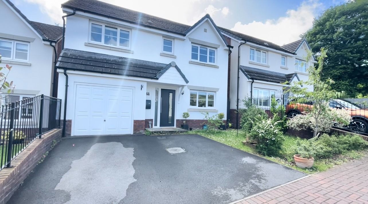 4 bed detached house for sale in Clos Y Wern, Hendy, Pontarddulais