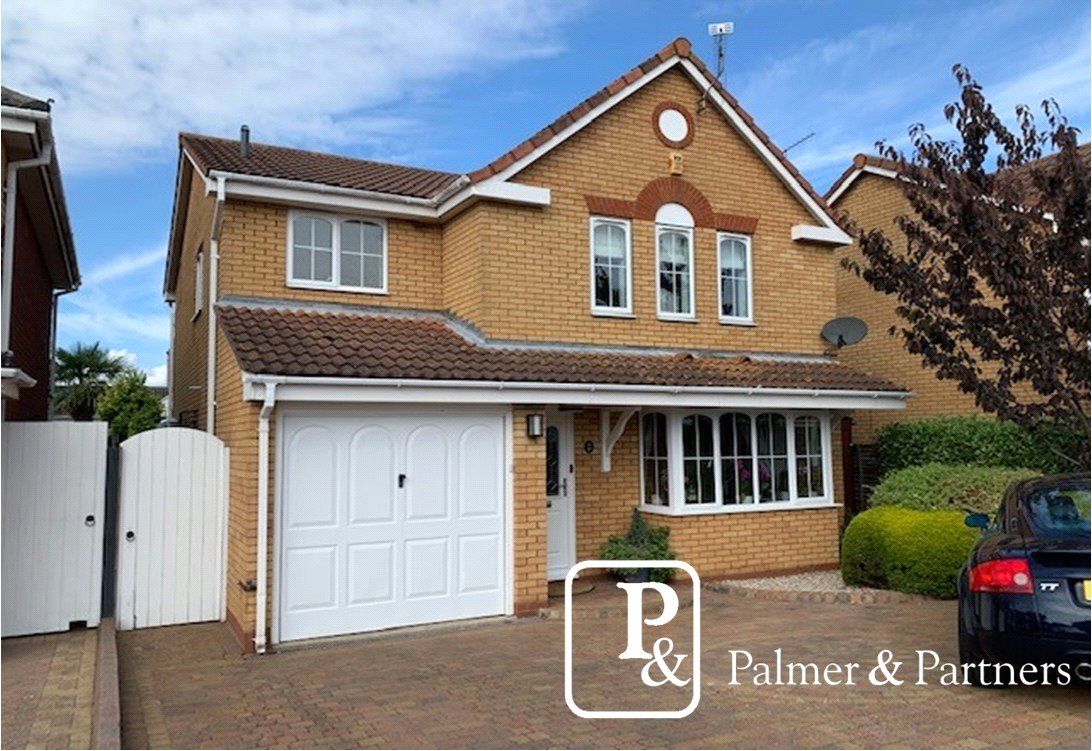4 bed detached house for sale in Minsmere Drive, ClactonOnSea, Essex