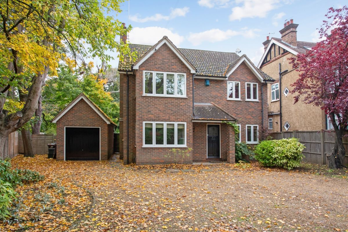4 bed detached house to rent in Cunningham Avenue, St.Albans AL1 Zoopla