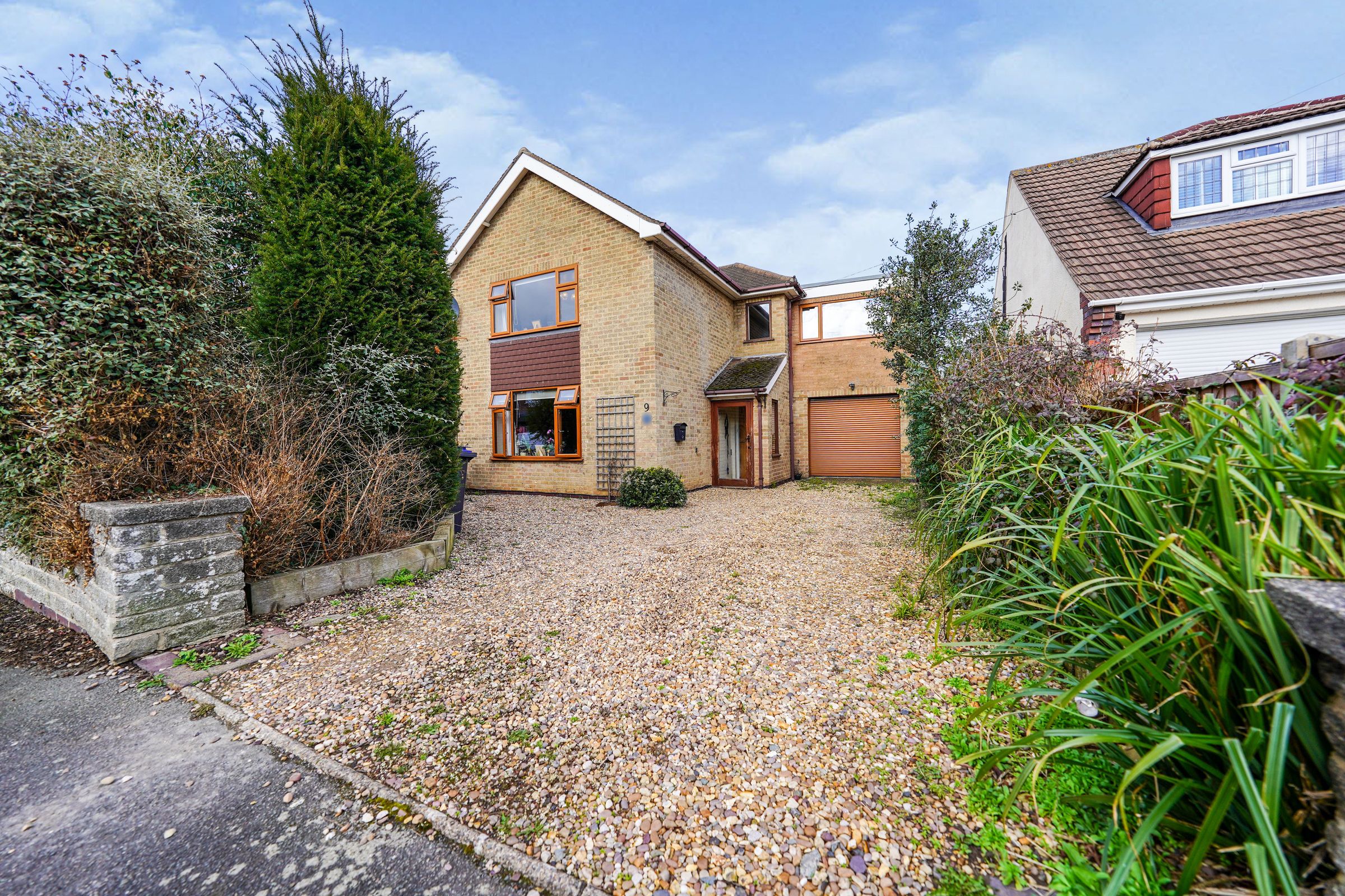 5 bed detached house for sale in Castell Drive, Groby, Leicester