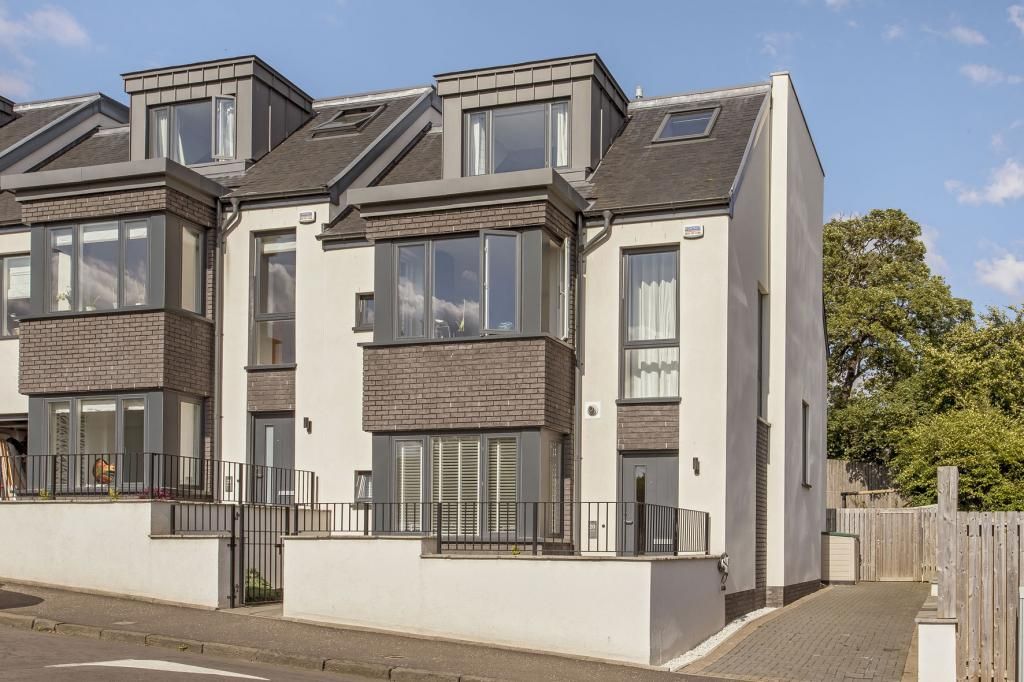 4 bed town house for sale in 20 Craigmount Avenue, Corstorphine EH12