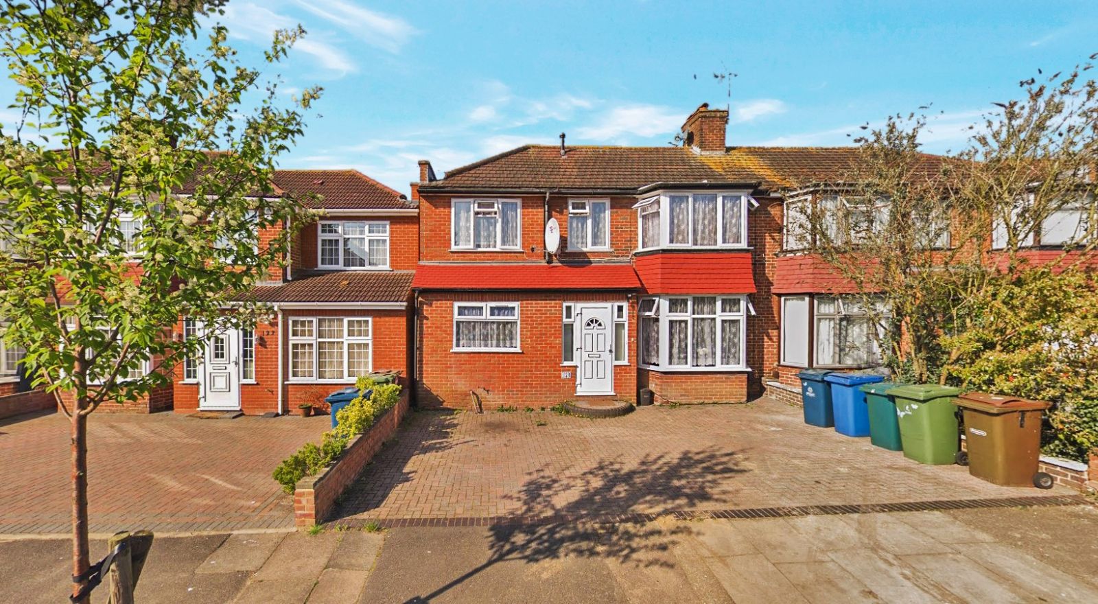 4 bed semidetached house to rent in Wetheral Drive, Stanmore HA7 Zoopla