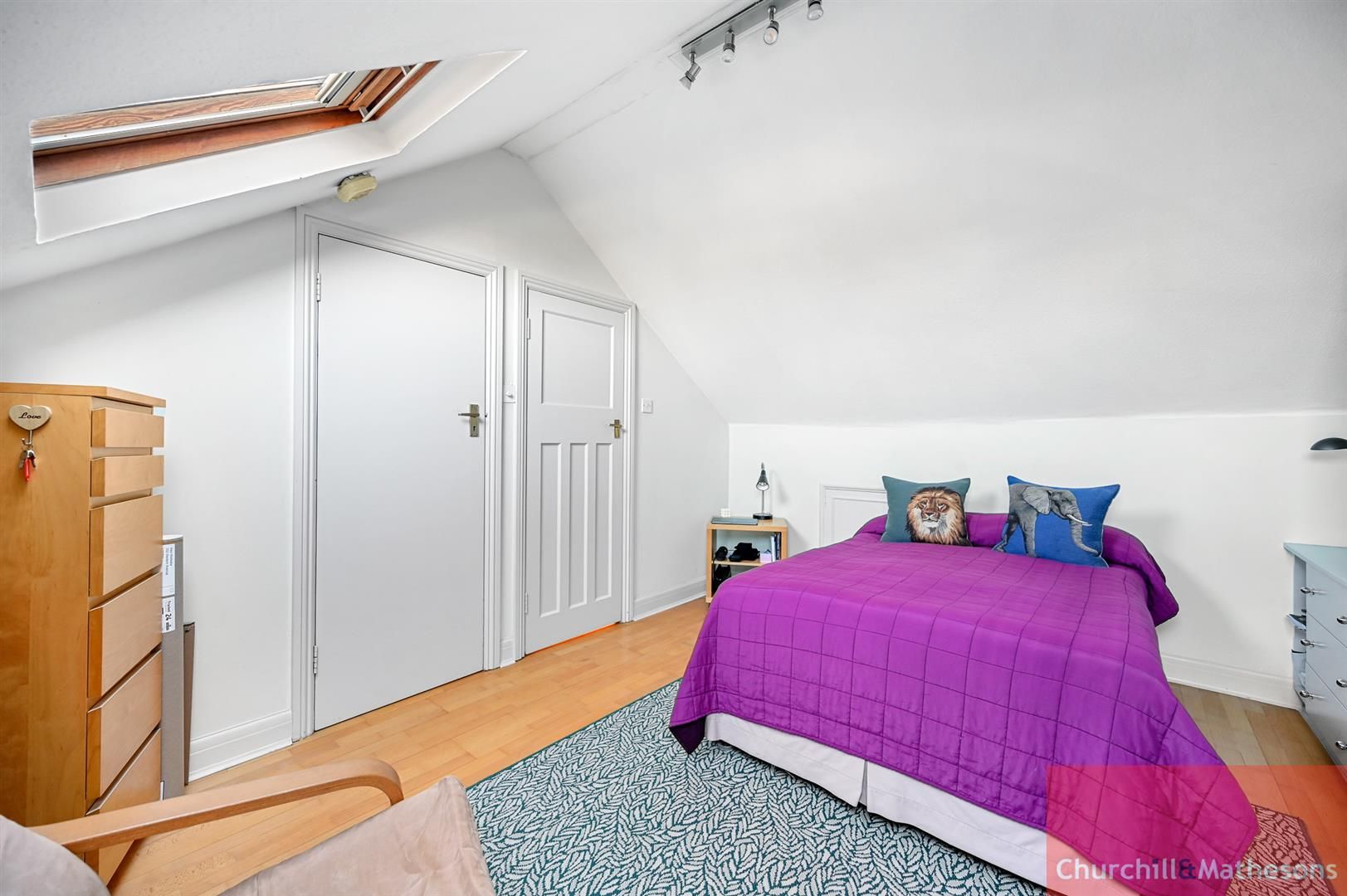 4 bed property for sale in Western Avenue, London W3 Zoopla