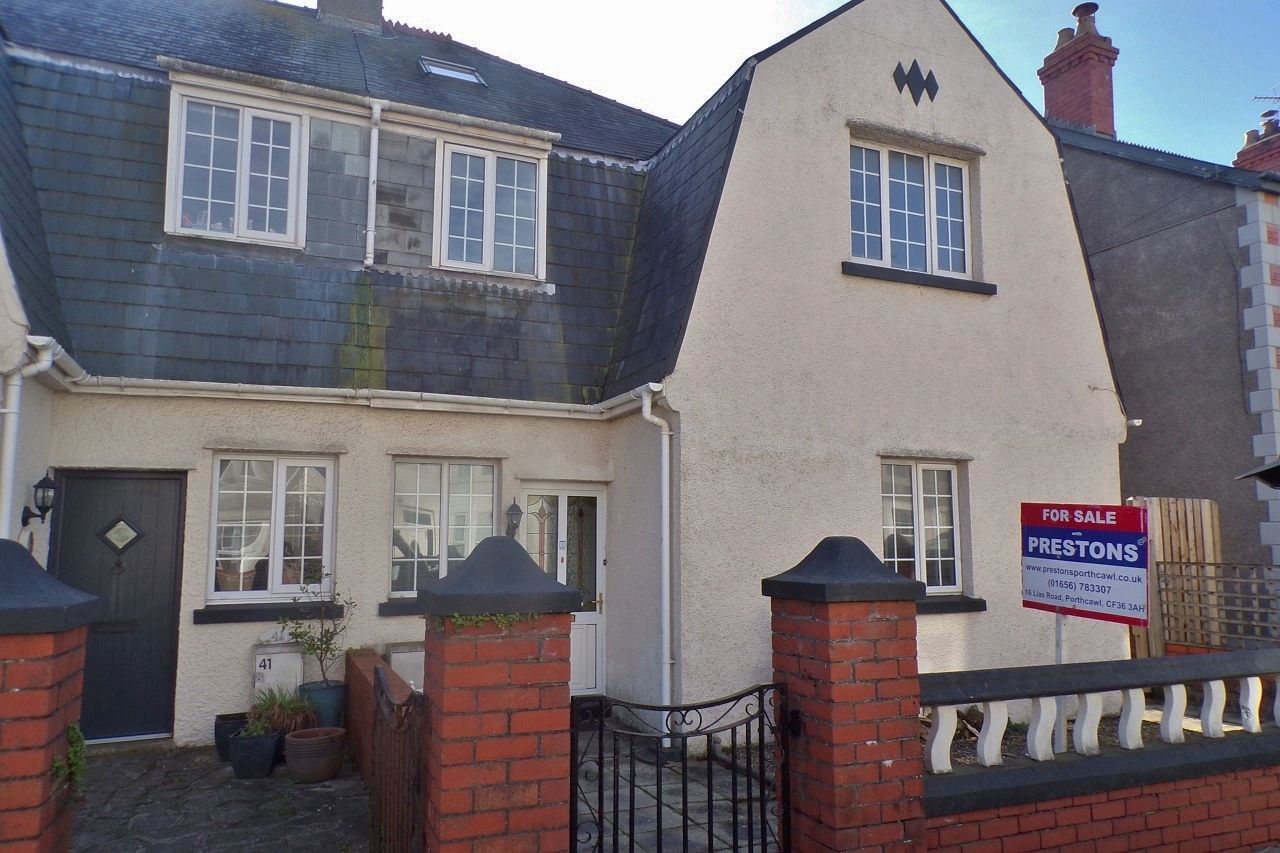 5 bed semidetached house for sale in Victoria Avenue, Porthcawl CF36