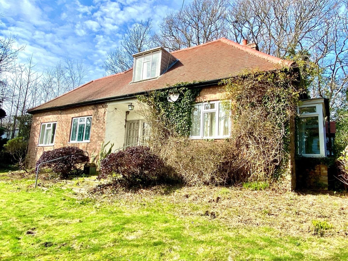 3 bed detached bungalow for sale in Clinton Way, Fairlight, Hastings