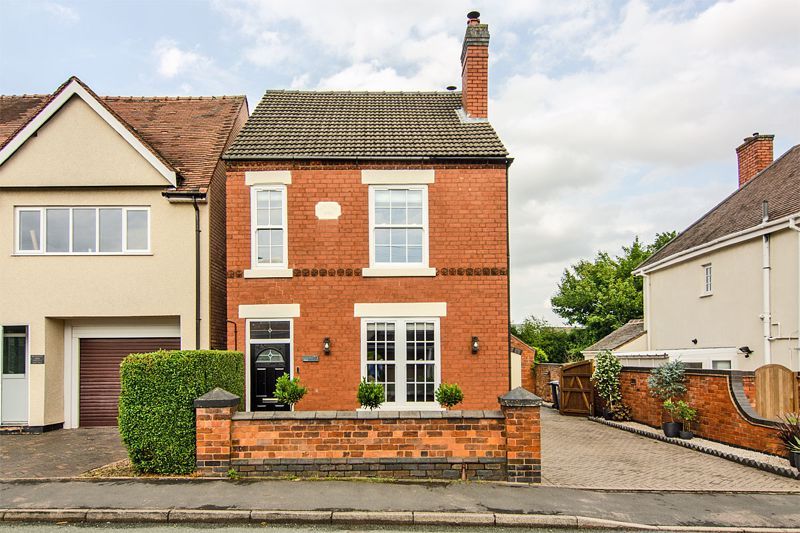 3 bed detached house for sale in Highfields Road, Chasetown, Burntwood