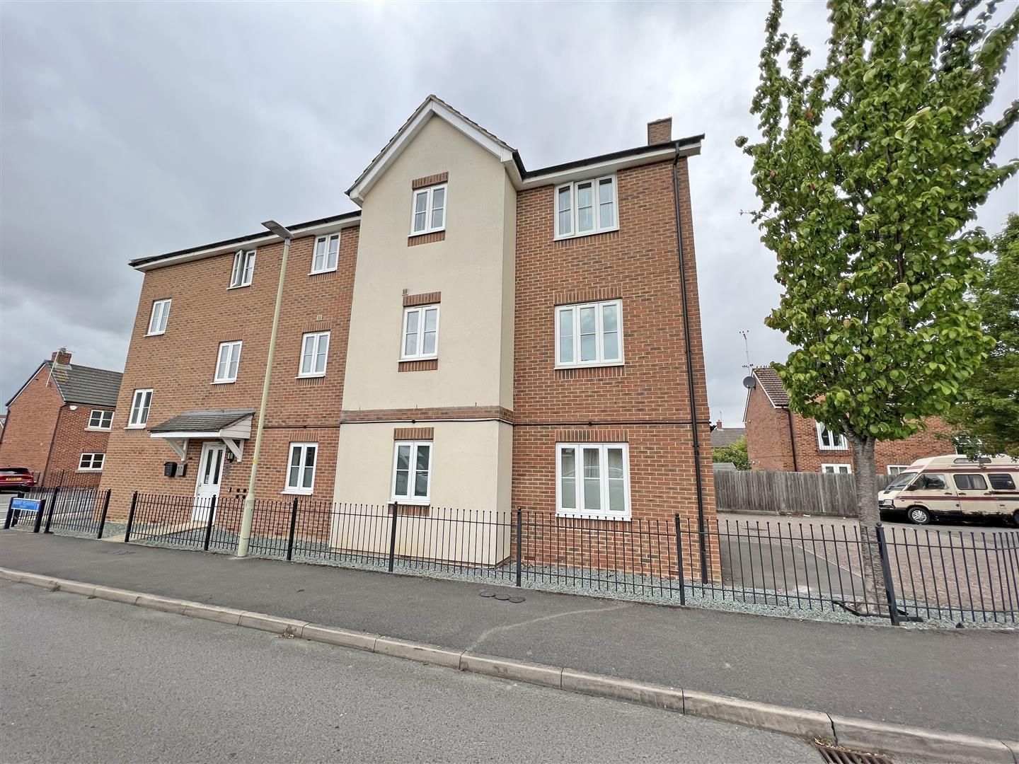 2 bed flat for sale in Mount Pleasant Kingsway, Quedgeley, Gloucester