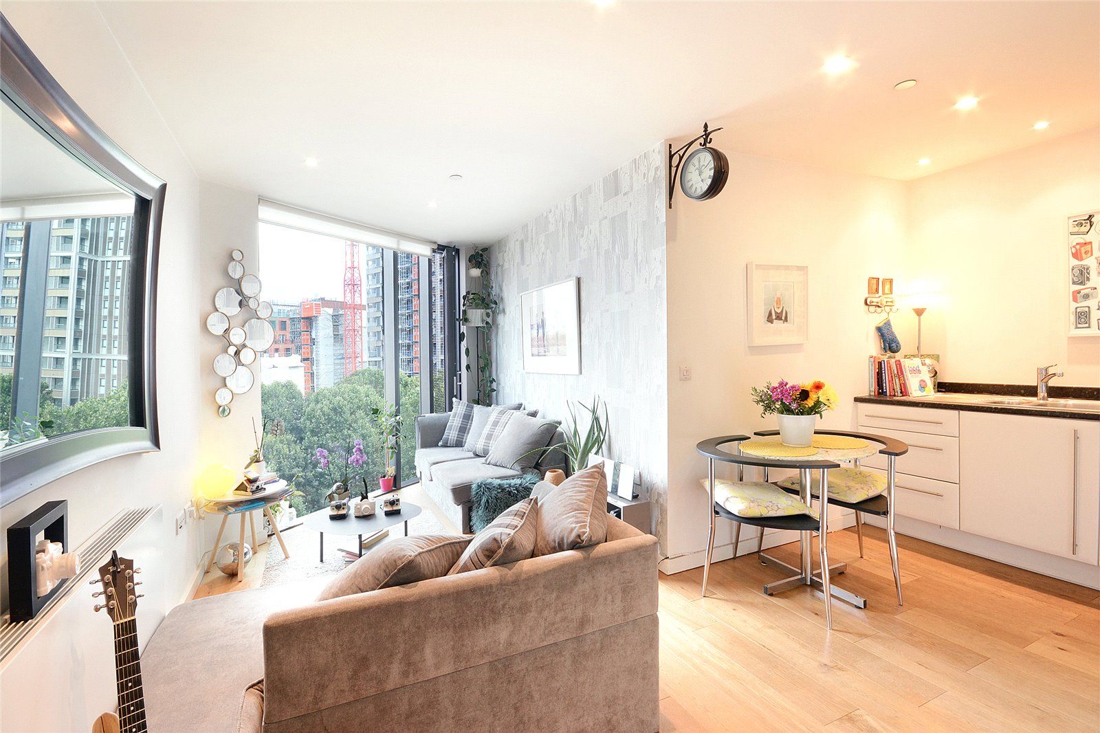 1 bed flat to rent in Strata, 8 Walworth Road, London SE1 Zoopla