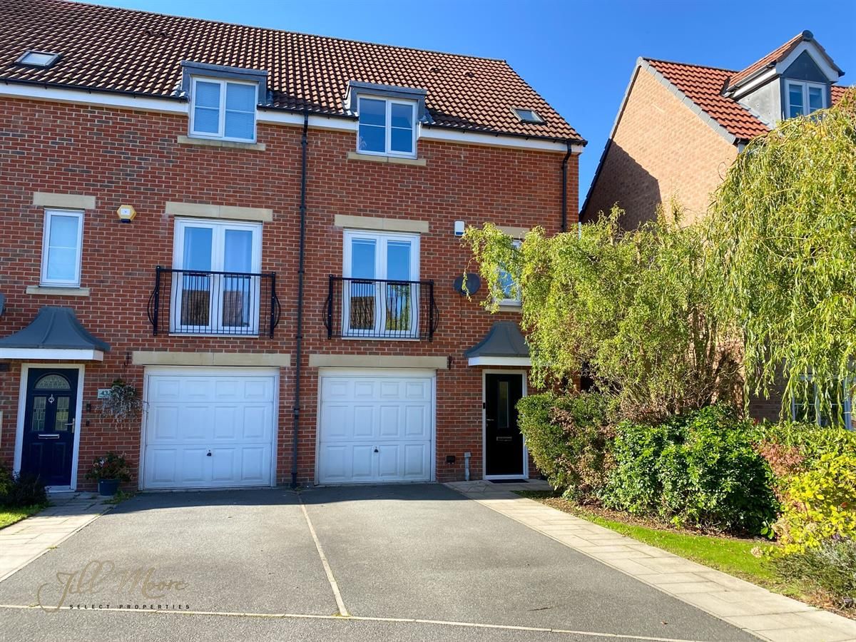 4 bed semidetached house for sale in Kingswood, Penshaw, Houghton Le