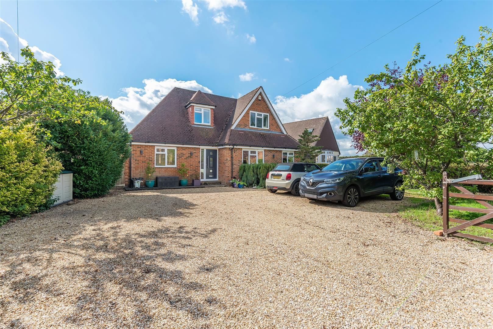 4 bed detached house for sale in Fosters Lane, Woodley, Reading RG5