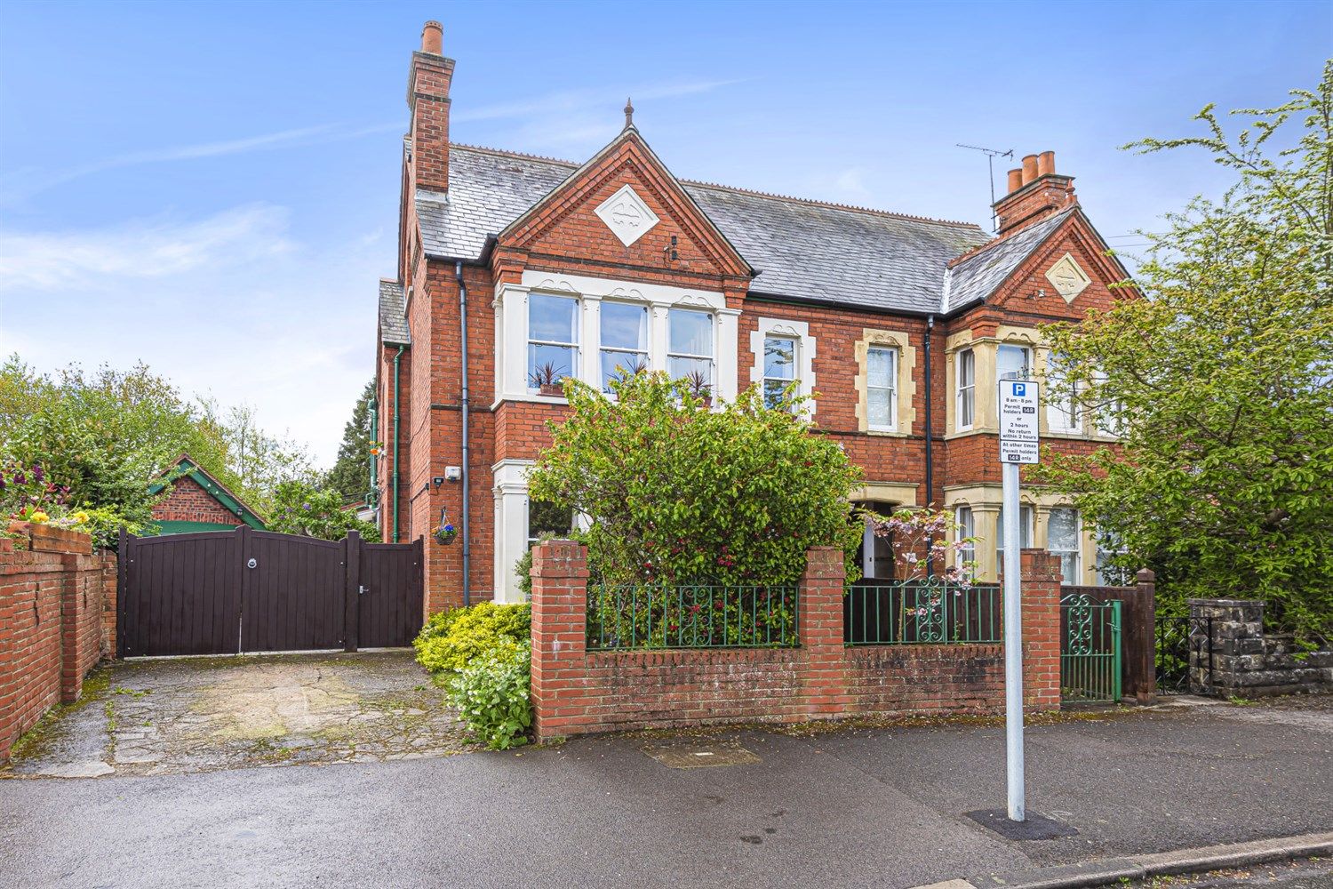 4 bed semidetached house for sale in Holmes Road, Reading RG6 Zoopla
