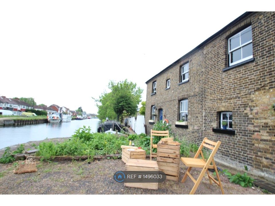 Room to rent in Enfield Lock, Enfield EN3 Zoopla