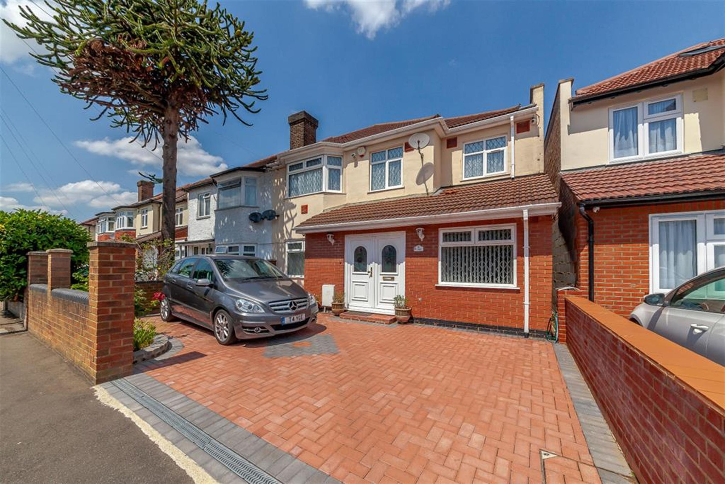 Lulworth Ave, Osterley TW5  