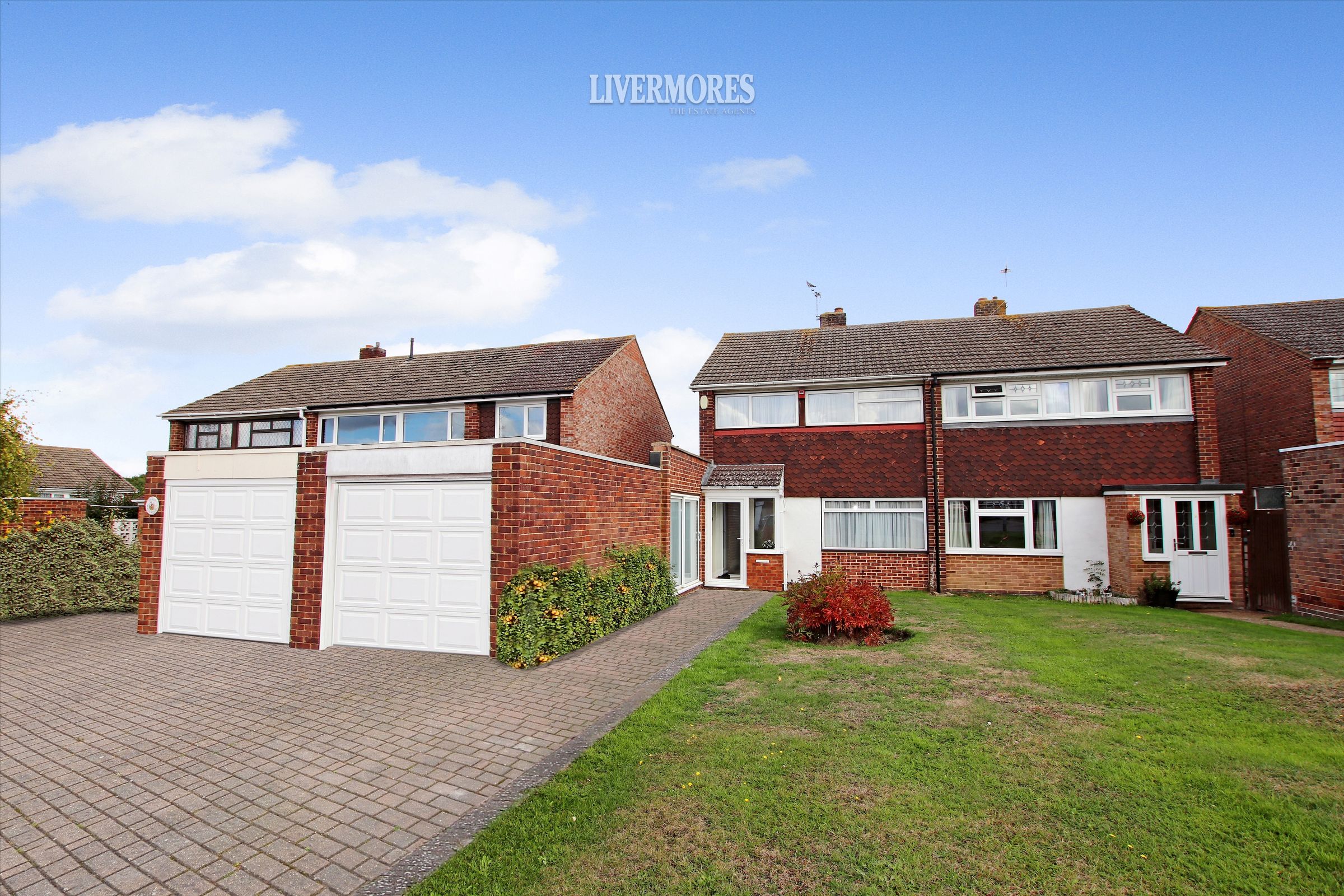 3 bed semidetached house for sale in Foxwood Road, Bean, Dartford DA2