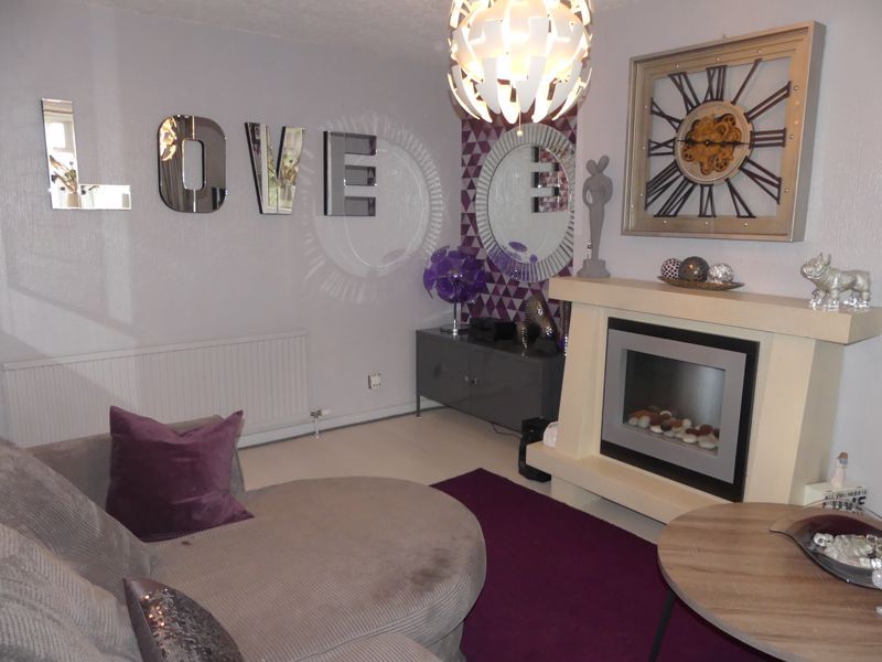 Roxbury Avenue, Oldham OL4  