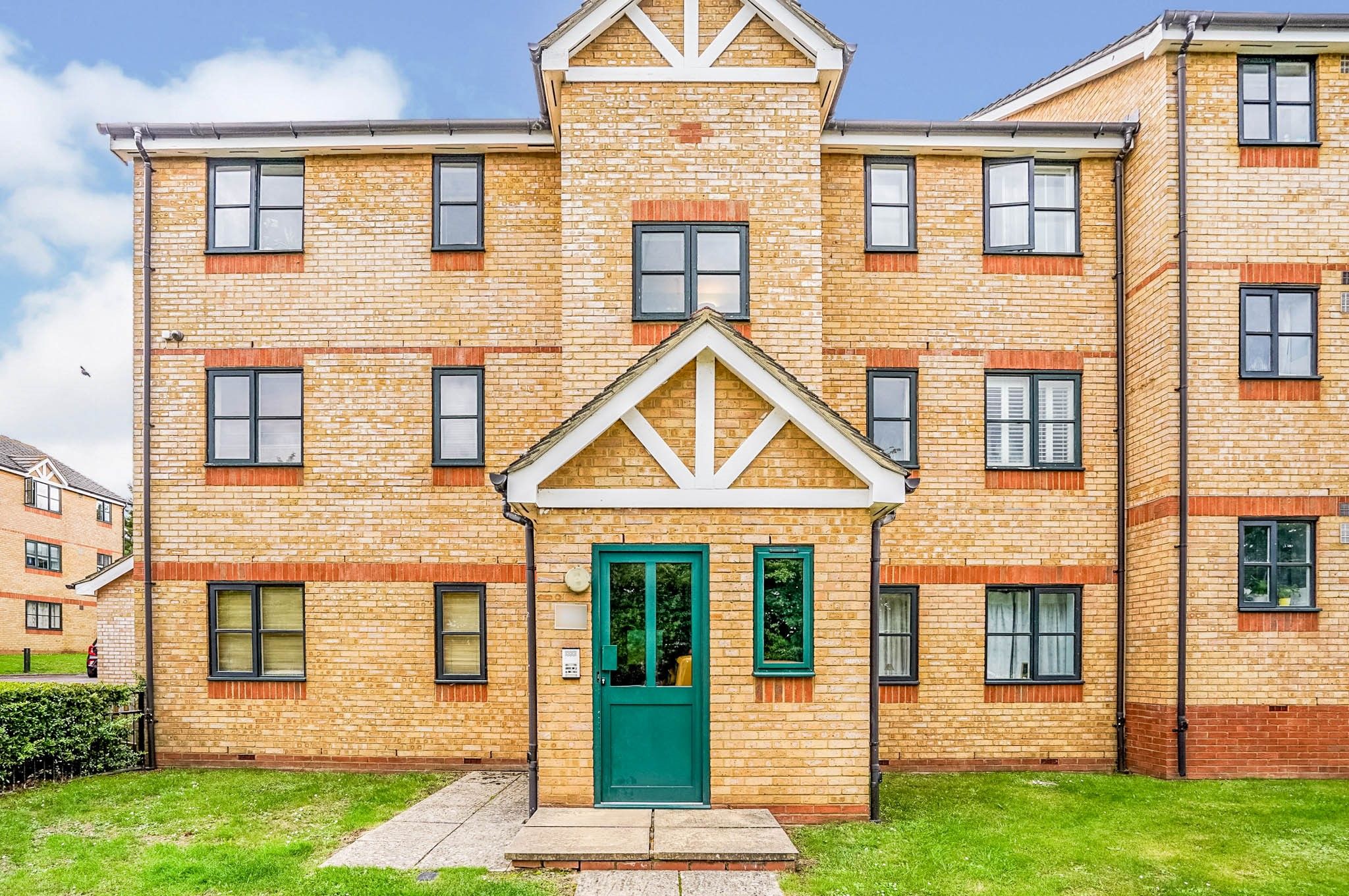 2 bed for sale in Lovegrove Drive, Slough SL2 Zoopla