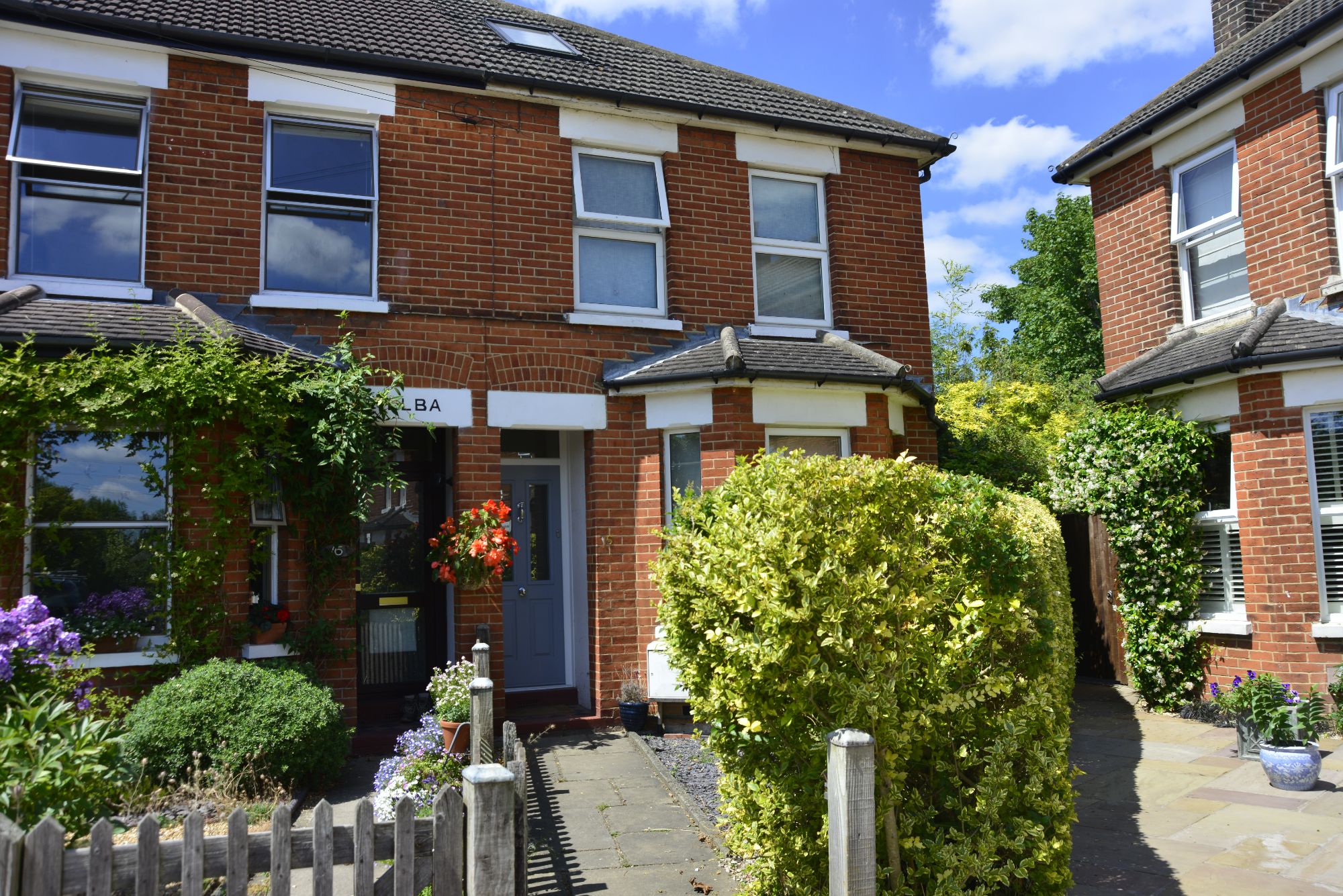 3 bed semidetached house for sale in Caxton Gardens, Guildford GU2