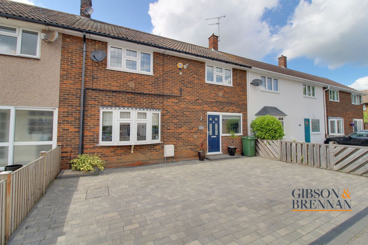 4 bed terraced house for sale in Whitmore Way, Basildon SS14 Zoopla