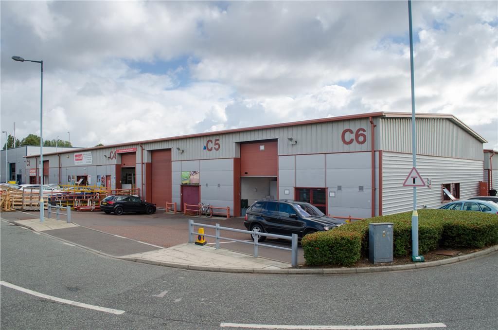 Light industrial to let in Kingfisher Business Park, Hawthorne Road