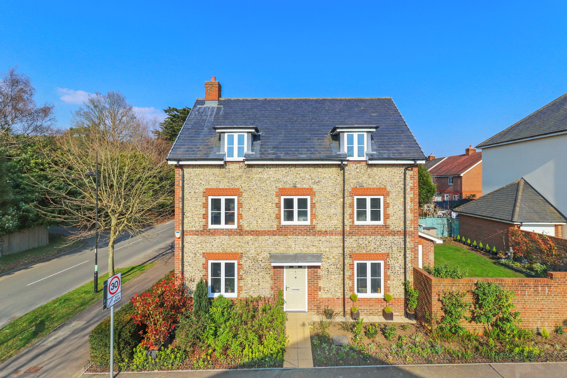 5 bed detached house for sale in Chichester Road, Hellingly, Hailsham