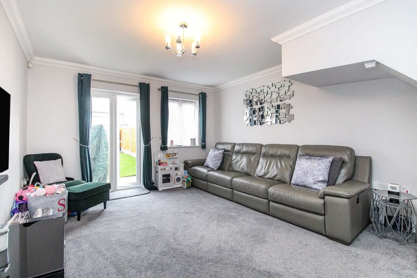 2 bed terraced house for sale in Abbey Road, Newbury Park IG2 Zoopla