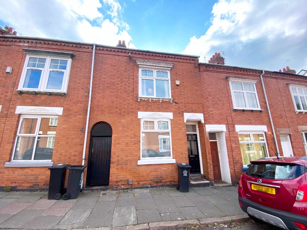 5 bed terraced house to rent in Hartopp Road, Clarendon Park, Leicester