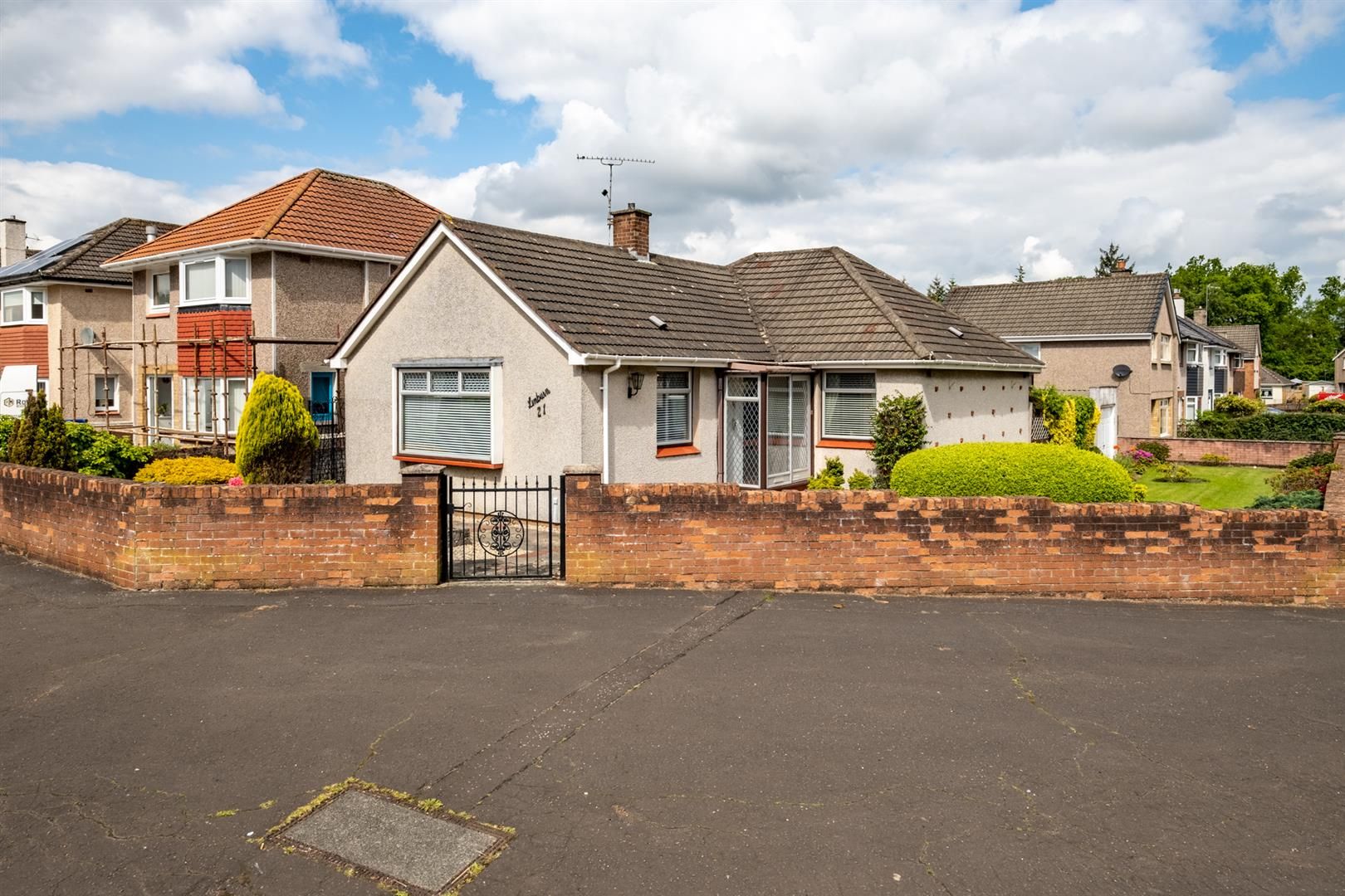 3 bed property for sale in Mossland Drive, Wishaw ML2 Zoopla