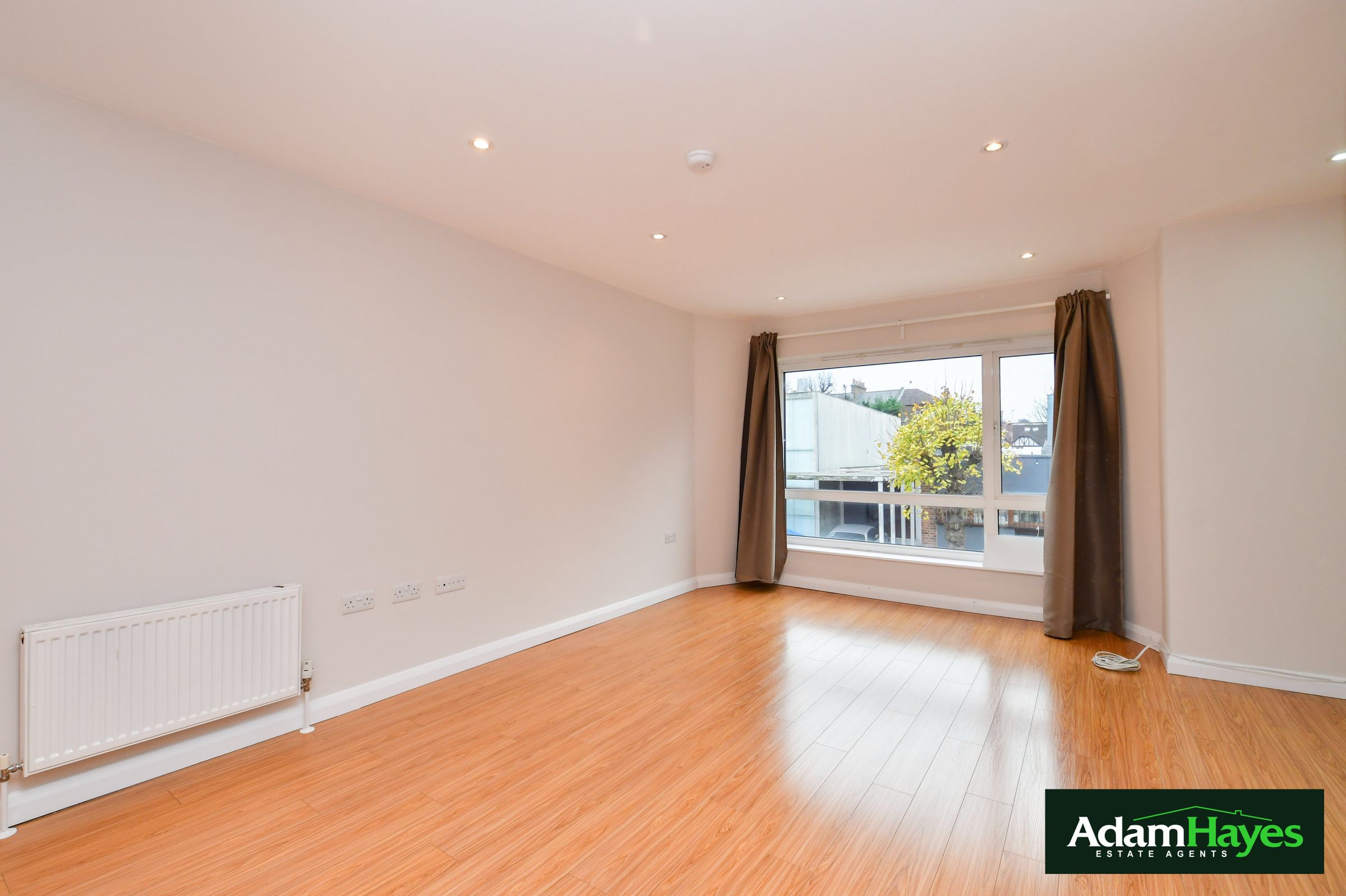 3 bed terraced house for sale in Lincoln Road, London N2 Zoopla