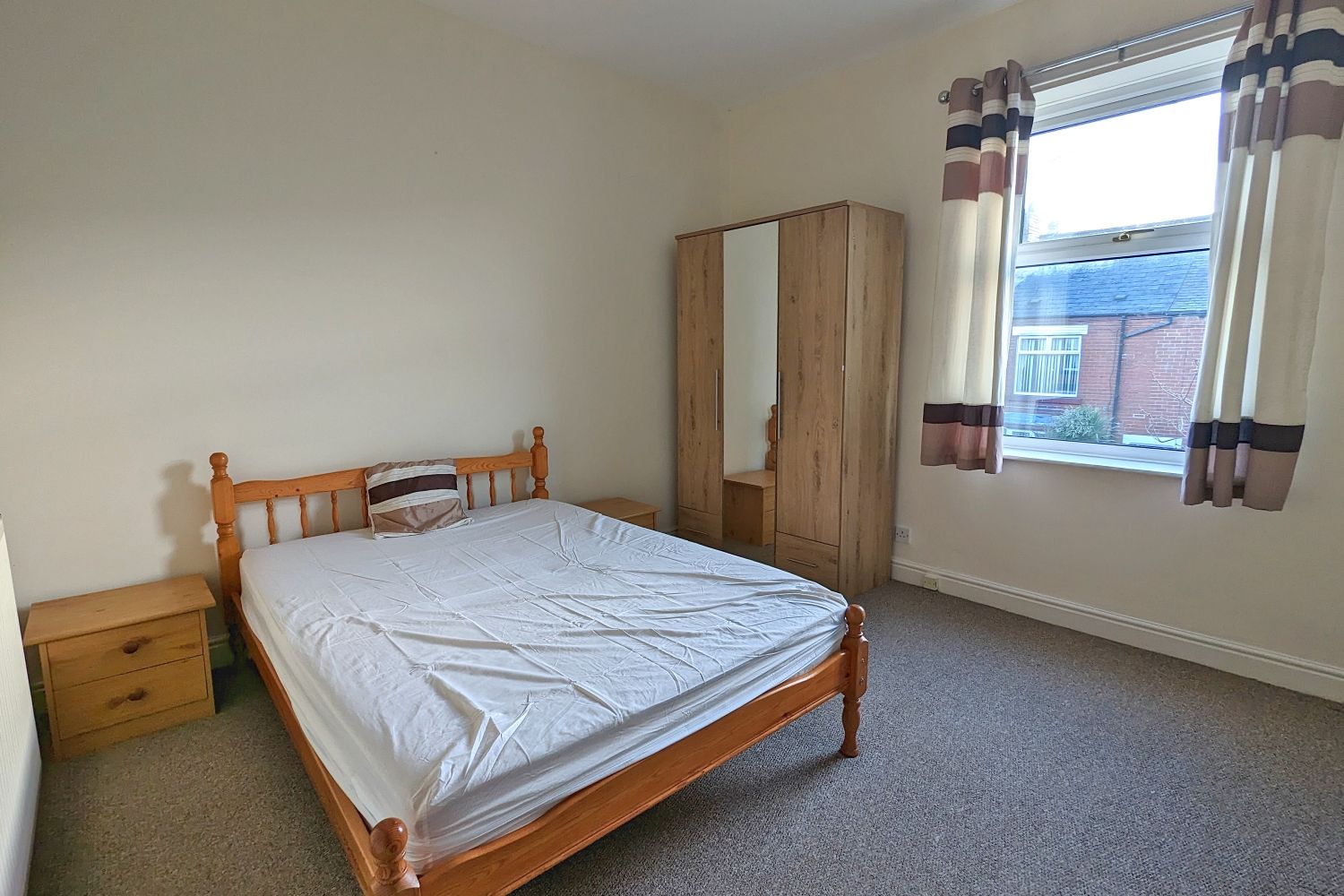 2 bed terraced house to rent in Mitchell Road, Woodseats. Sheffield S8