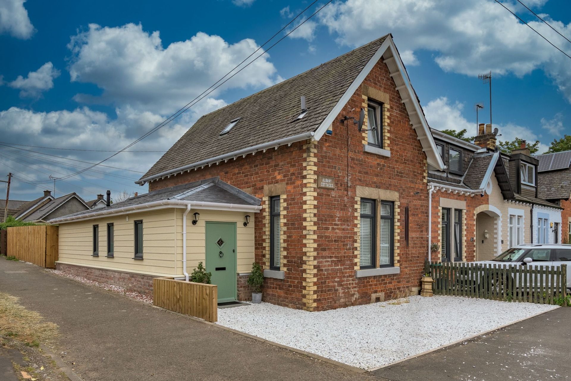 3 bed semidetached house to rent in Albany Cottages, Jordanhill