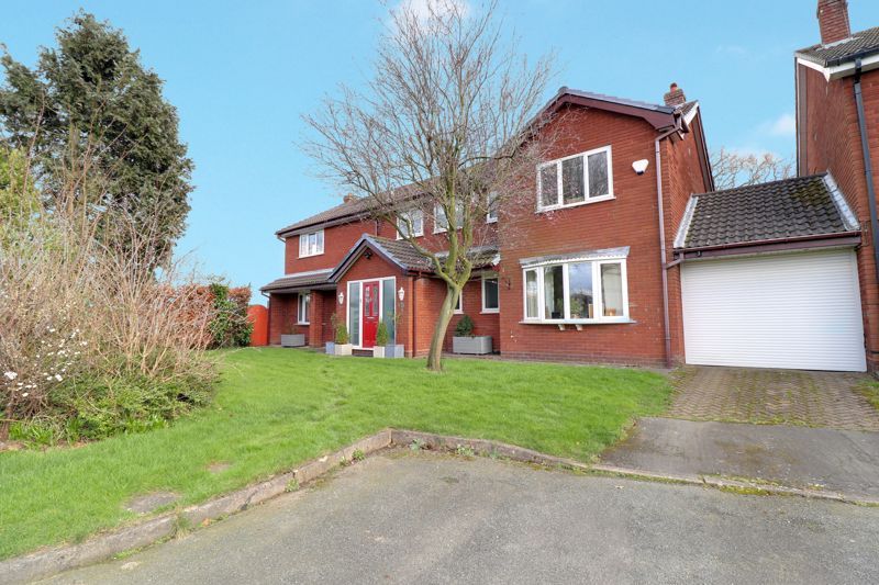 5 bed detached house for sale in Berkeley Close, Gnosall, Stafford ST20