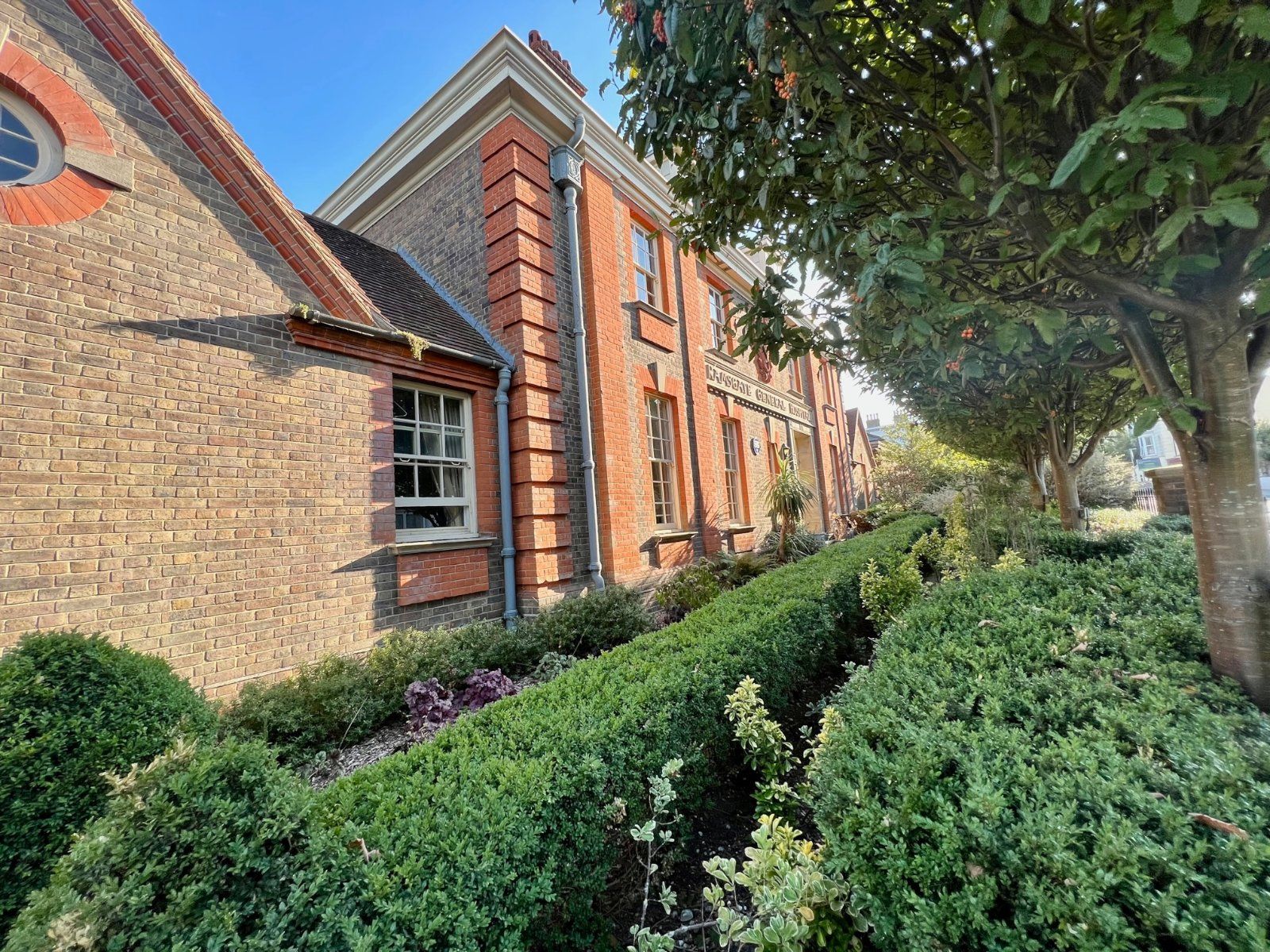 2 bed flat for sale in West Cliff Road, Ramsgate, Kent CT11 Zoopla