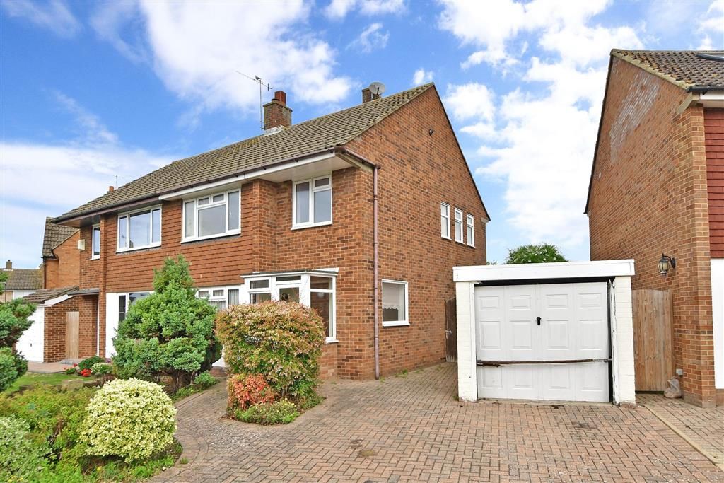 3 bed semidetached house for sale in The Cherry Orchard, Hadlow