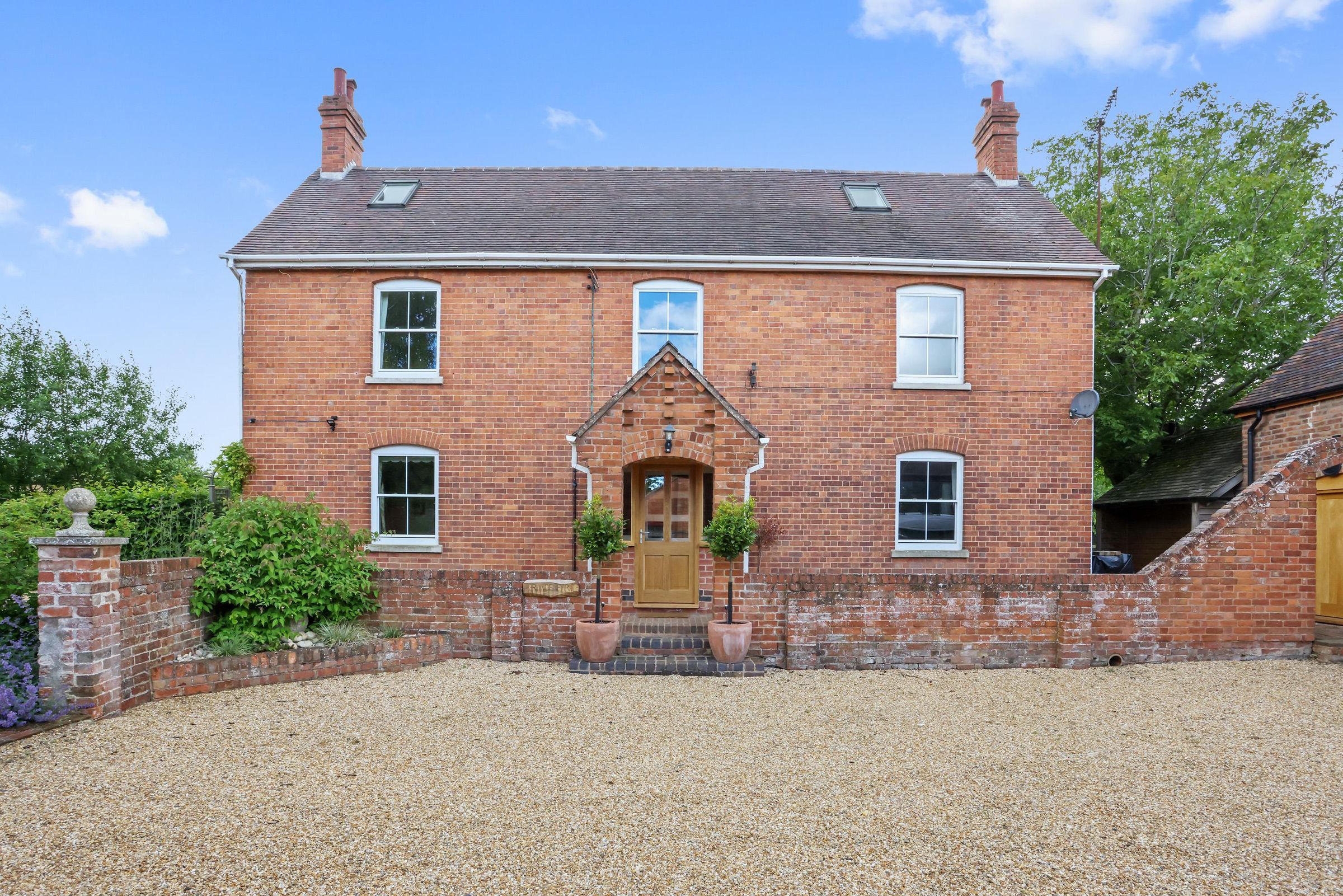 5 bed detached house for sale in Fiddington, Tewkesbury