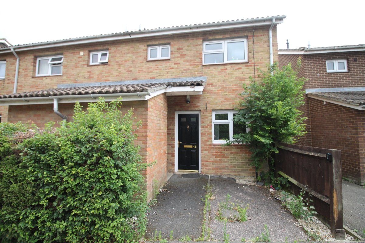 3 bed end terrace house to rent in Exeter Walk, Bedford, Bedfordshire