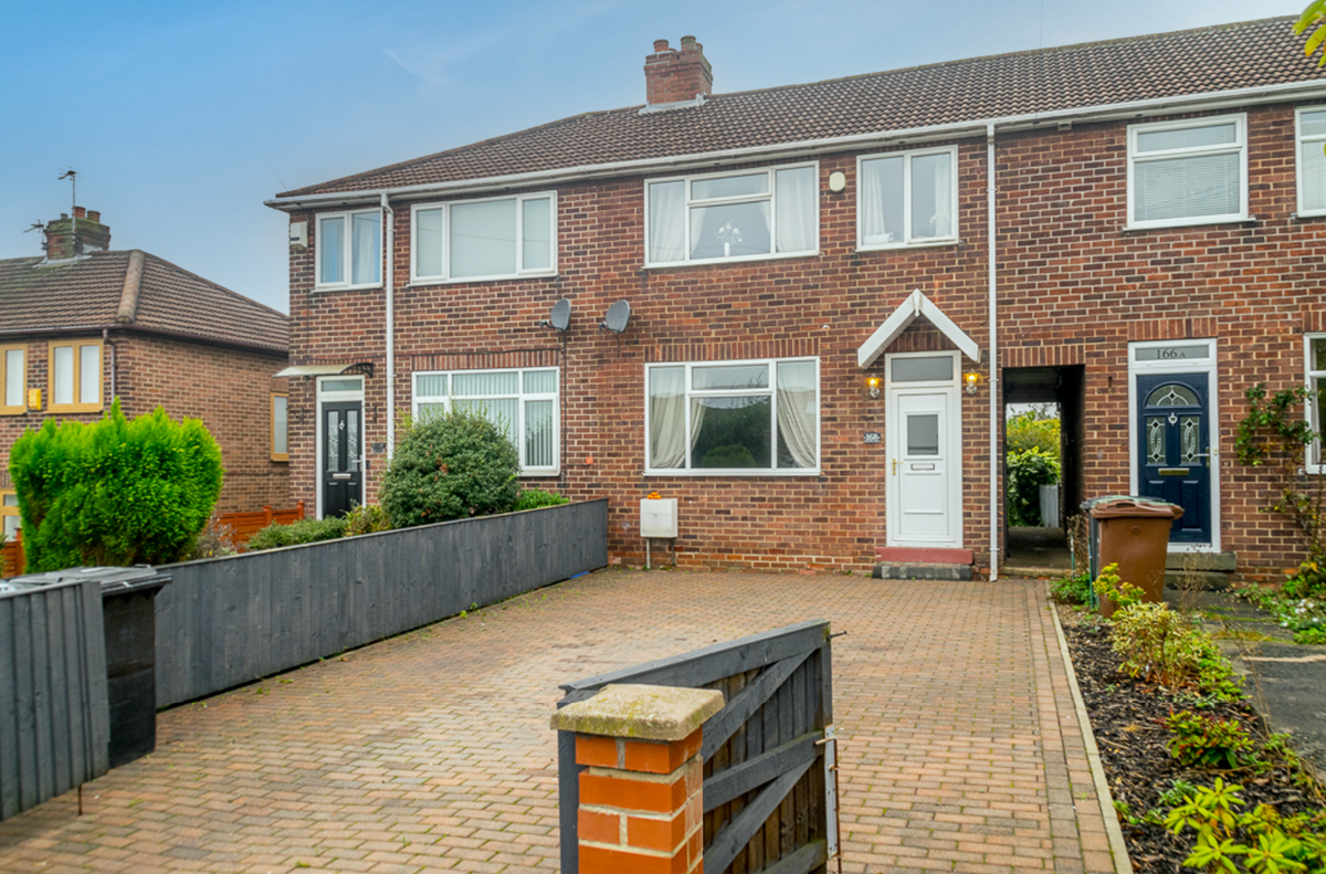 3 bed terraced house for sale in Haigh Moor Road, Tingley, Wakefield