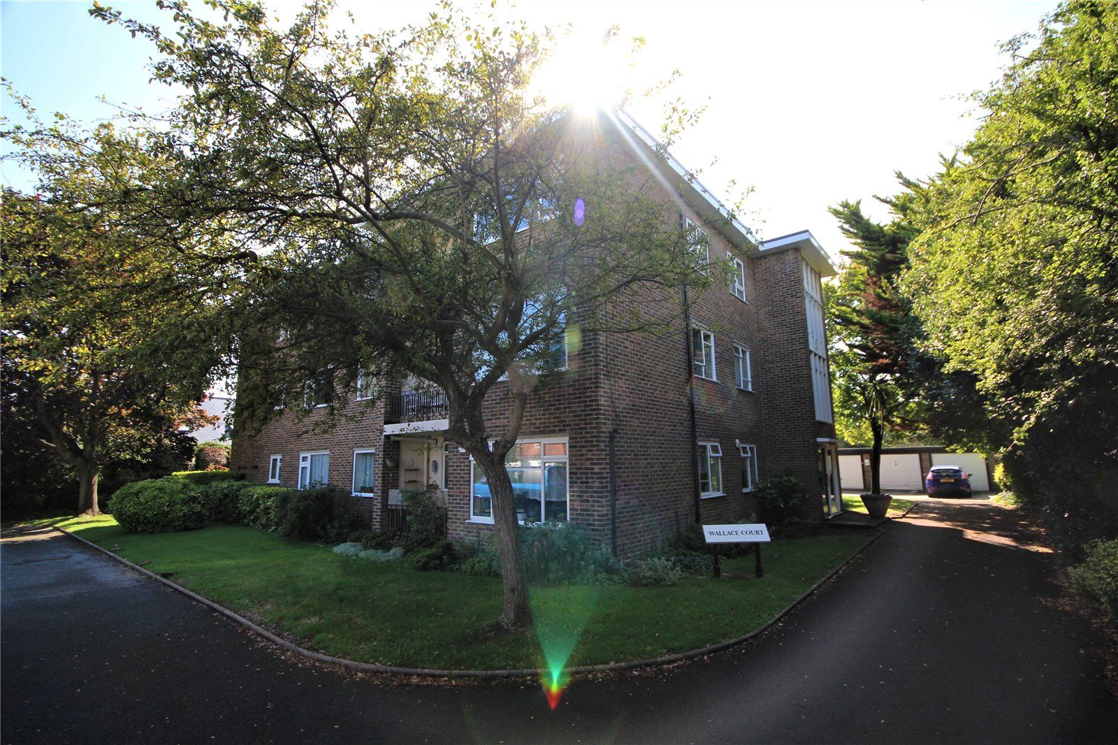 1 bed flat to rent in Wallace Court, Wallace Avenue, Worthing, West