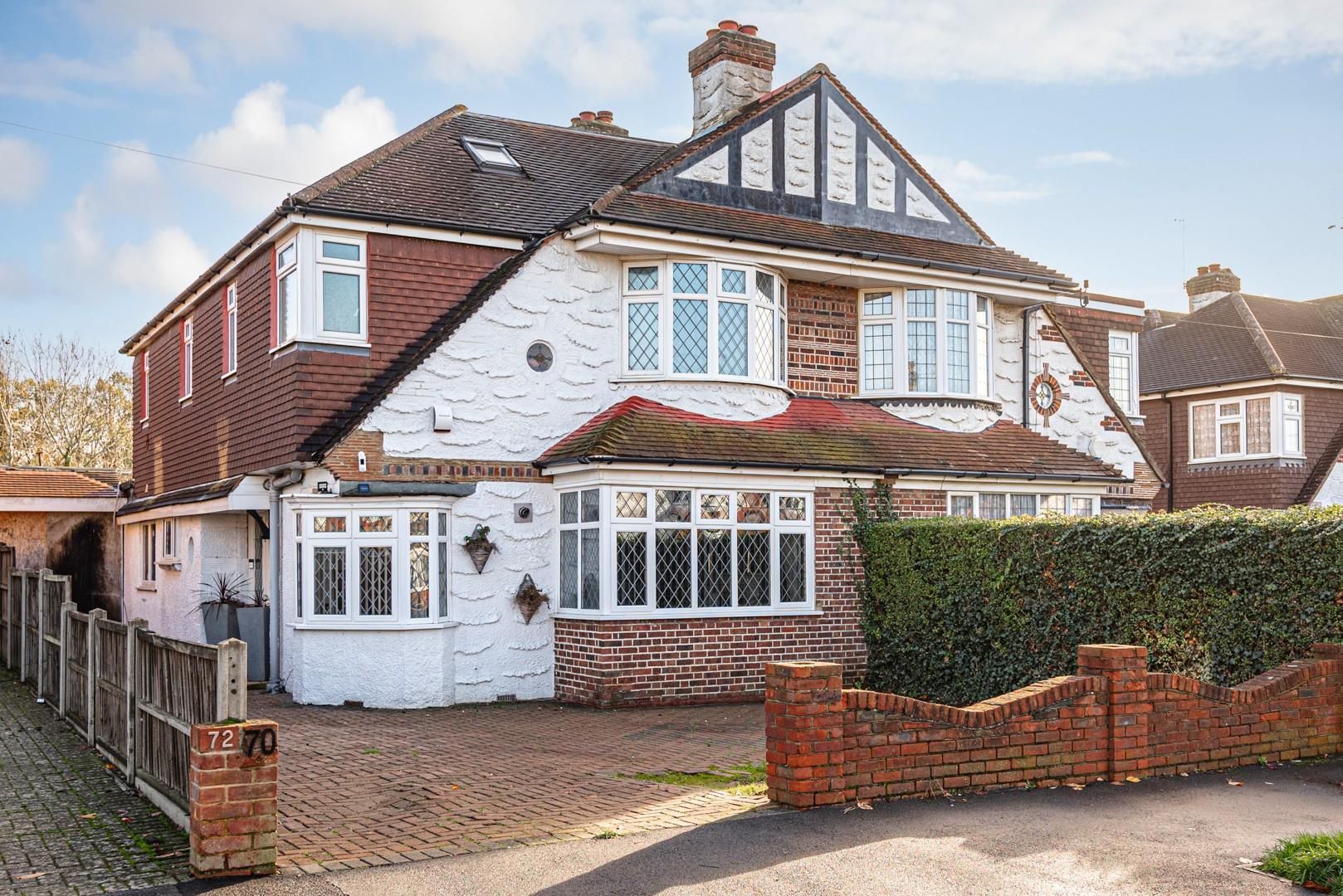 5 bed semidetached house for sale in Chadacre Road, Stoneleigh, Epsom