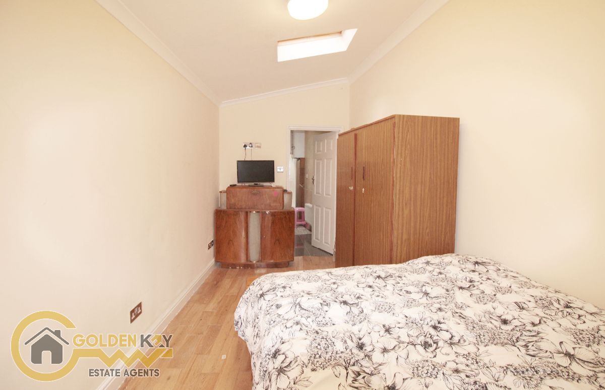 Studio to rent in Bertie Road, Willesden NW10 Zoopla