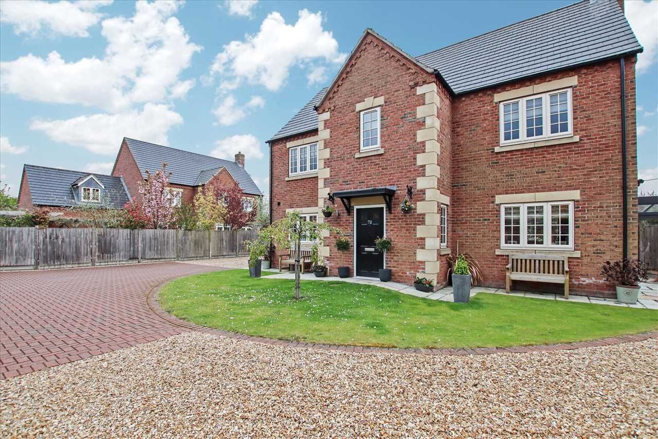 5 bed detached house for sale in Lincoln Road, Bassingham, Bassingham