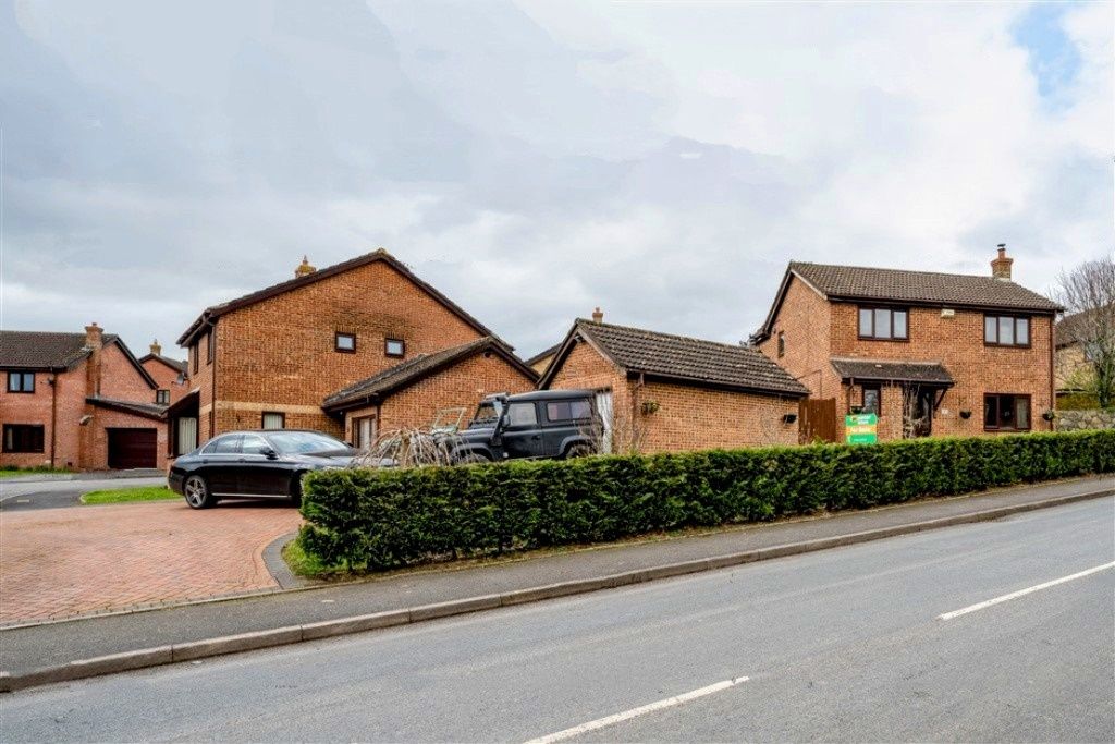 4 bed detached house for sale in Llys Briallen, Brackla, Bridgend CF31 Zoopla