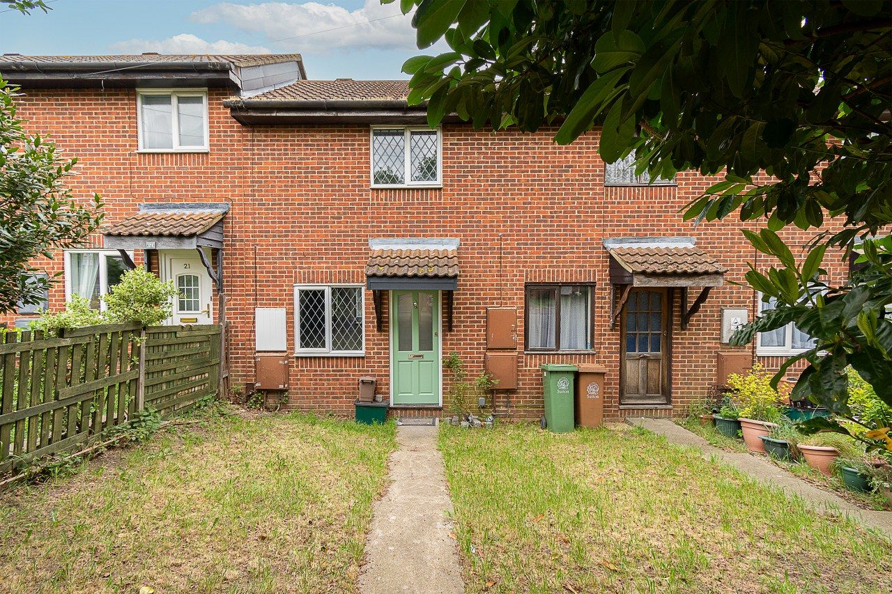 2 bed terraced house for sale in Hornbeam Terrace, Road