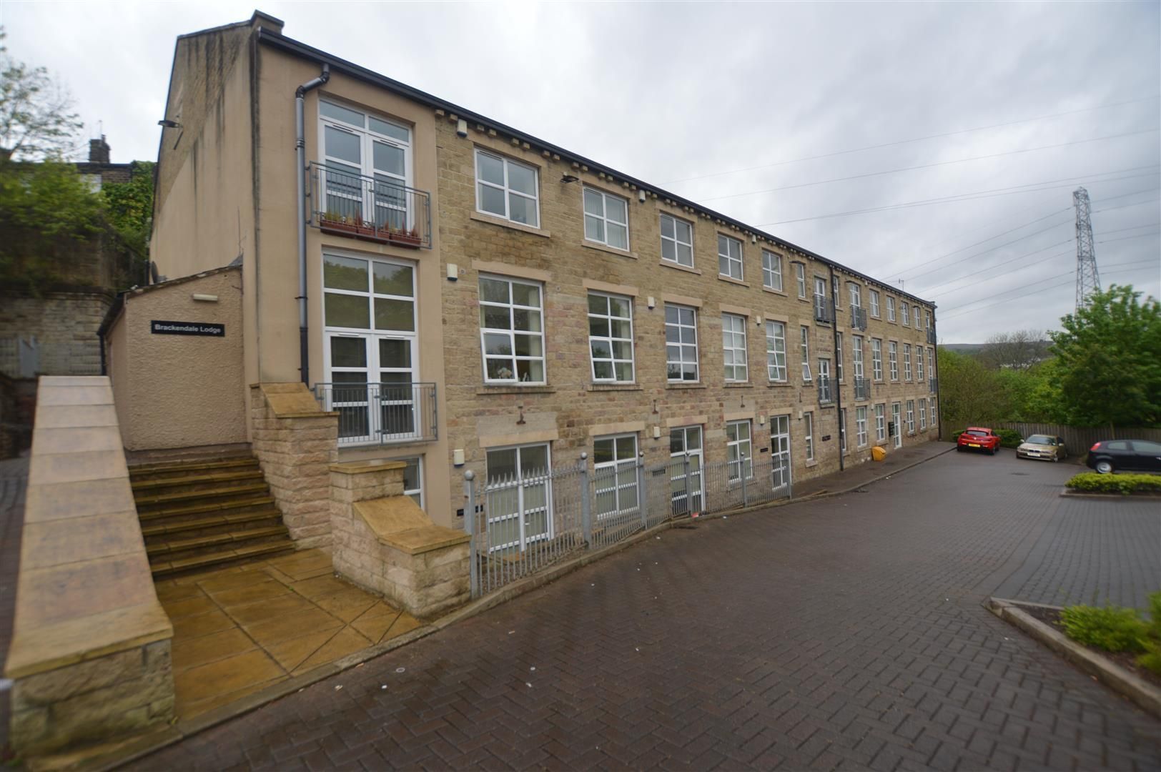 2 bed flat for sale in Brackendale Lodge, Thackley, Bradford BD10 Zoopla