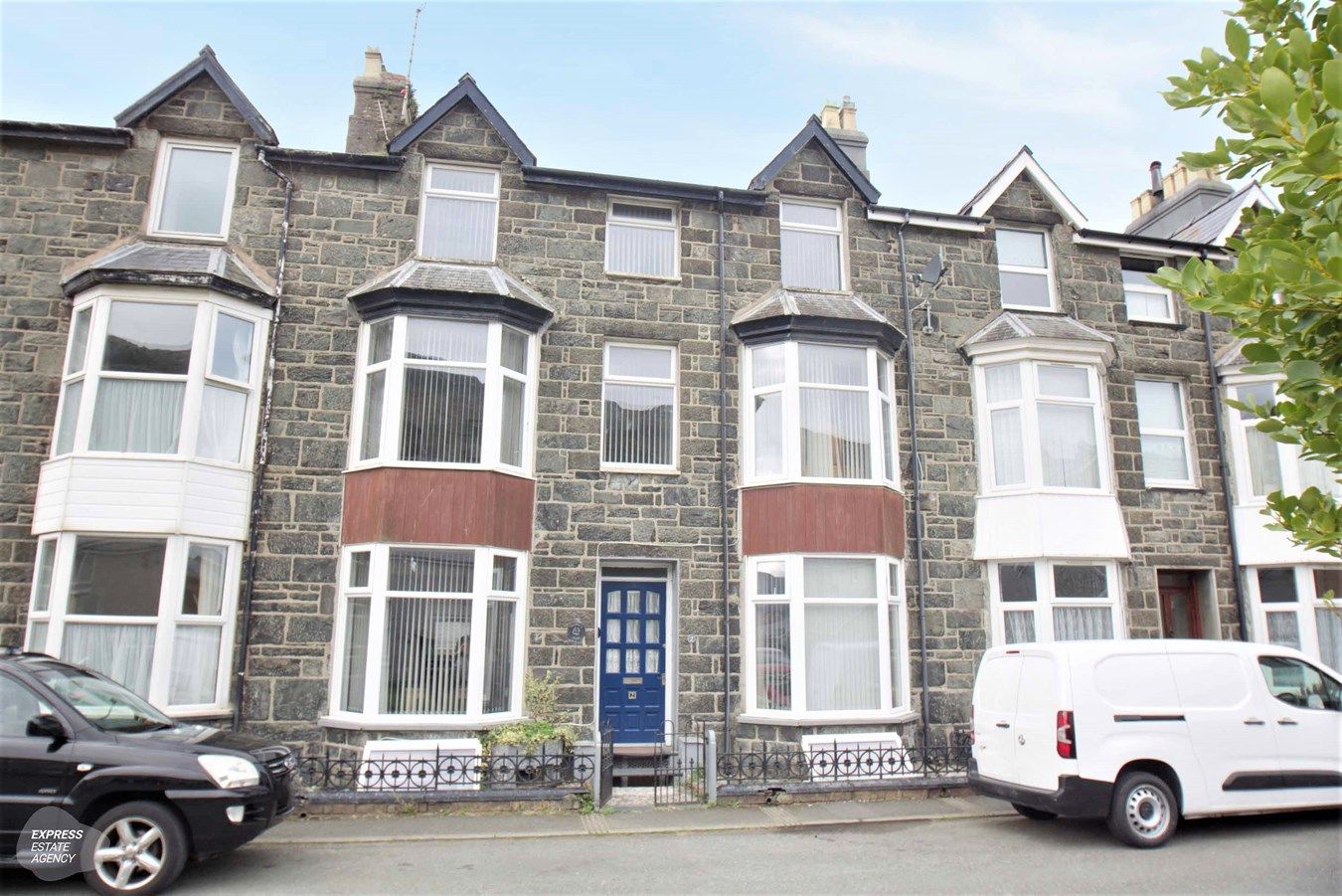 6 bed terraced house for sale in Marine Road, Barmouth LL42 Zoopla
